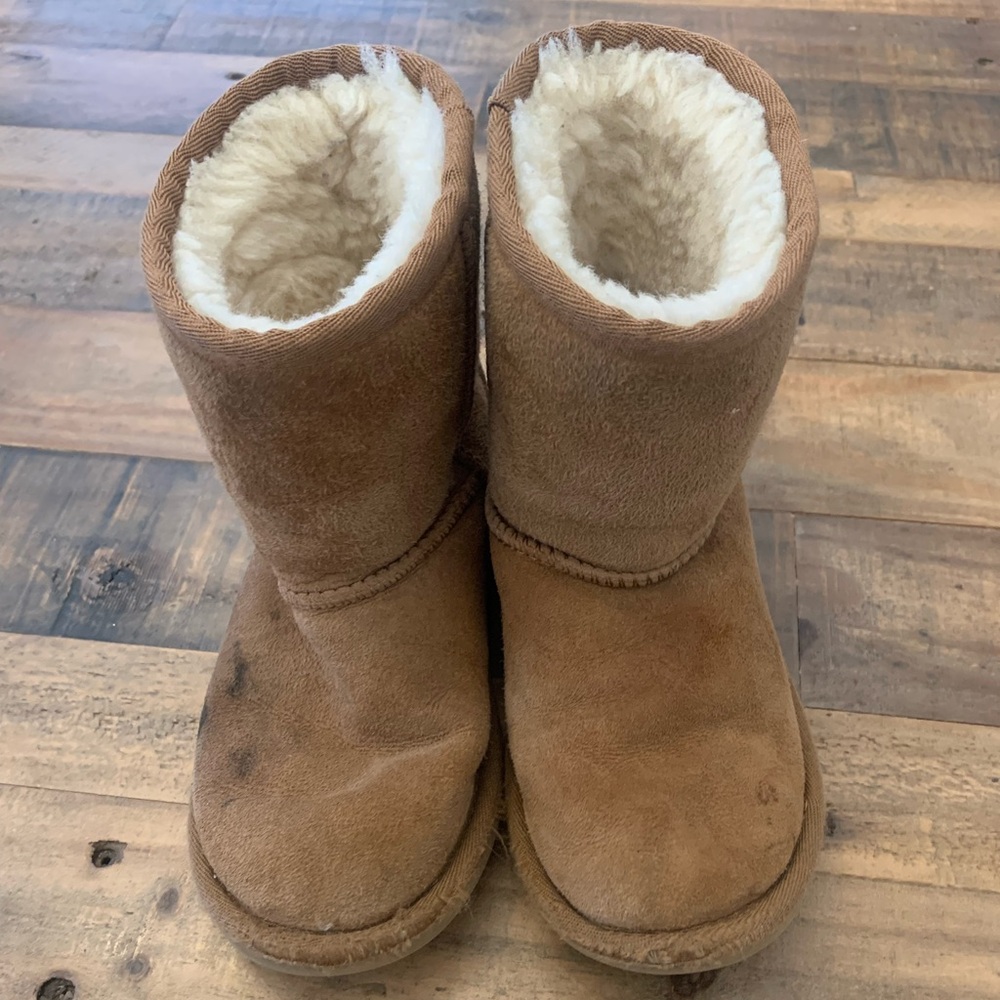 Pre-loved girls Uggs